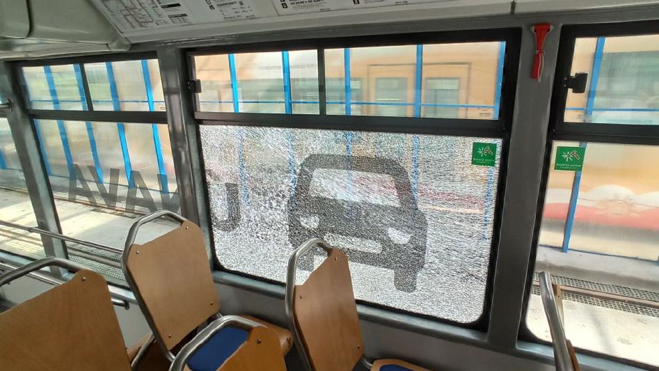 Policie dopadla muže, který střílel z airsoftové pistole po ostravských tramvajích a autobusech